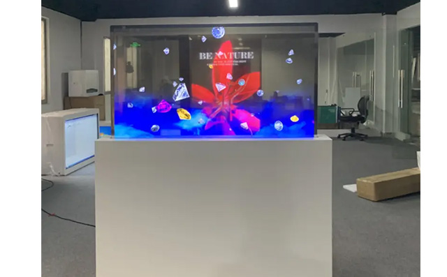 透明广告机有何特点？它可以互动和远程控制吗？